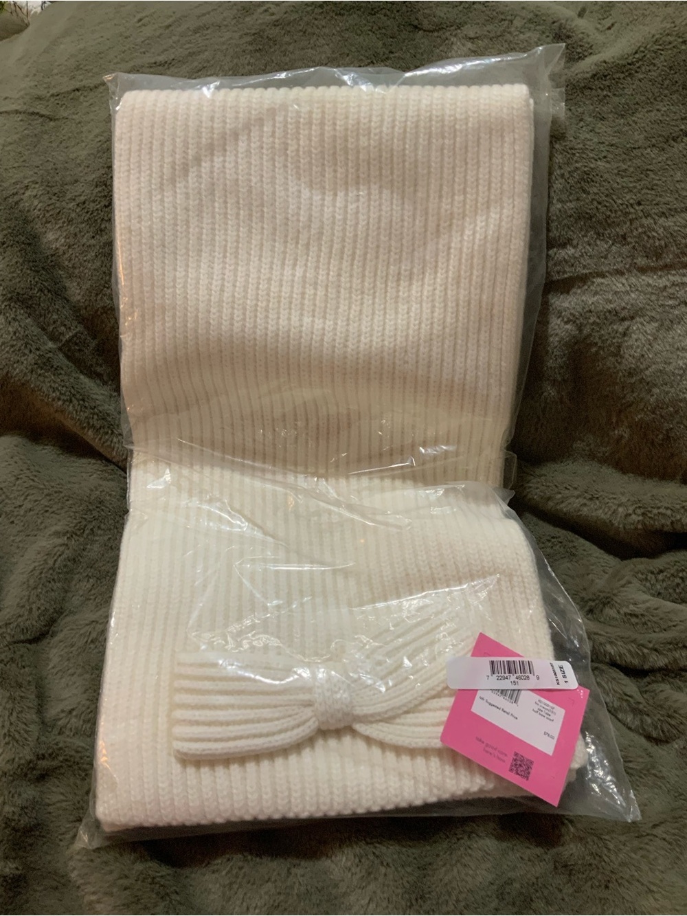 NWT Kate Spade Cream Ribbed Knit Scarf with Bow Accent